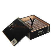 Davidoff  Yamasa Piramide